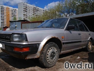 Битый автомобиль Nissan Bluebird